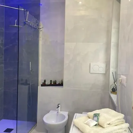 Tiburtina Luxury Apartamento *